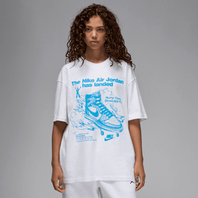 Jordan Women's Oversized Graphic T-Shirt. Nike ID
